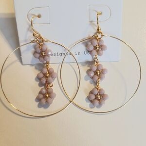 Earrings with 3 violet flowers